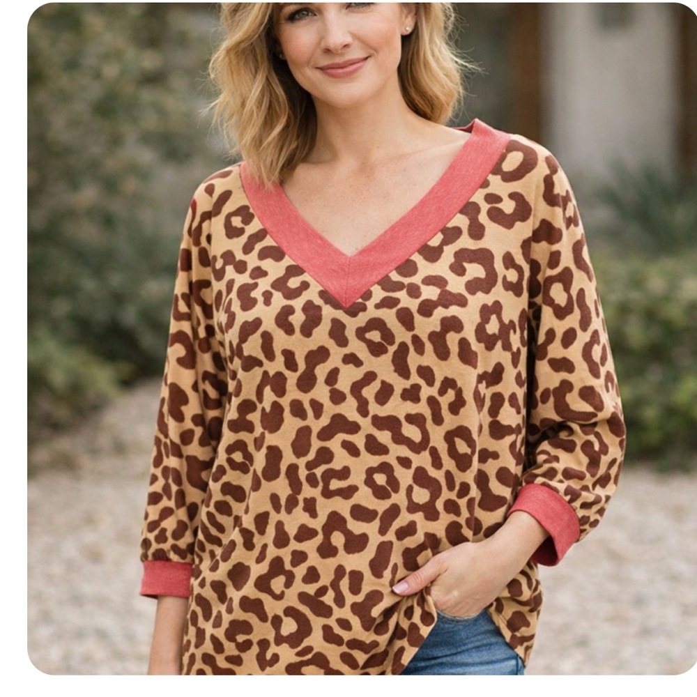 BiBi oversized fleece animal print top pink super comfy and cozy size Large